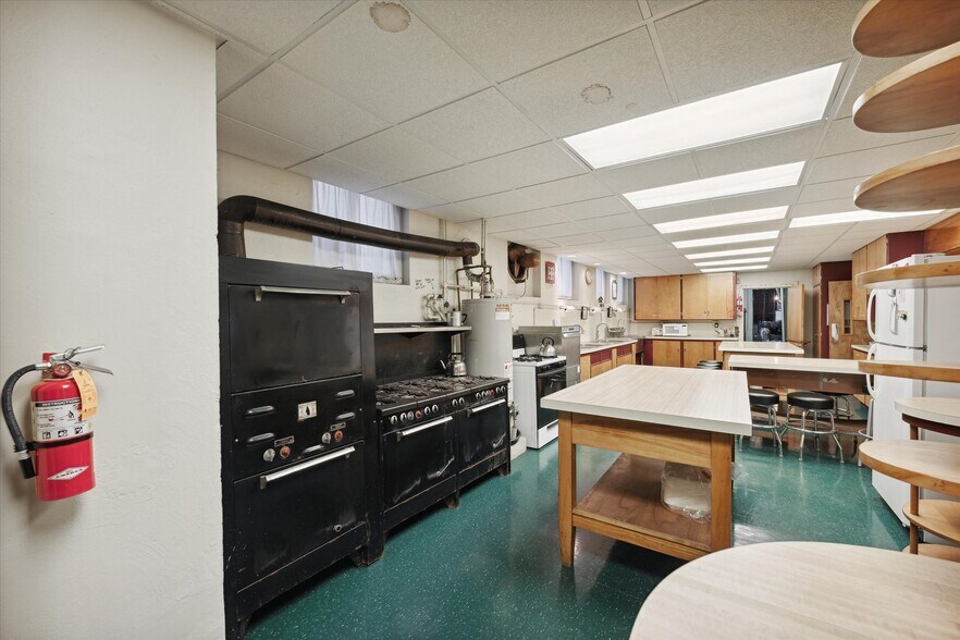 More Photos Of 725 Navarre Ave, Toledo Religious Facility For Sale