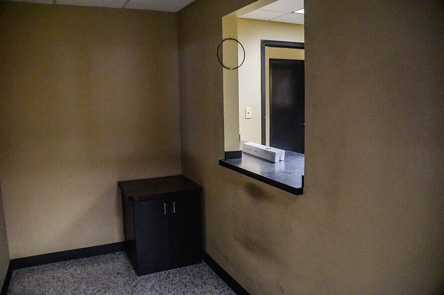 More Photos Of 3015 Fort Worth Hwy, Hudson Oaks Auto Dealership For Lease