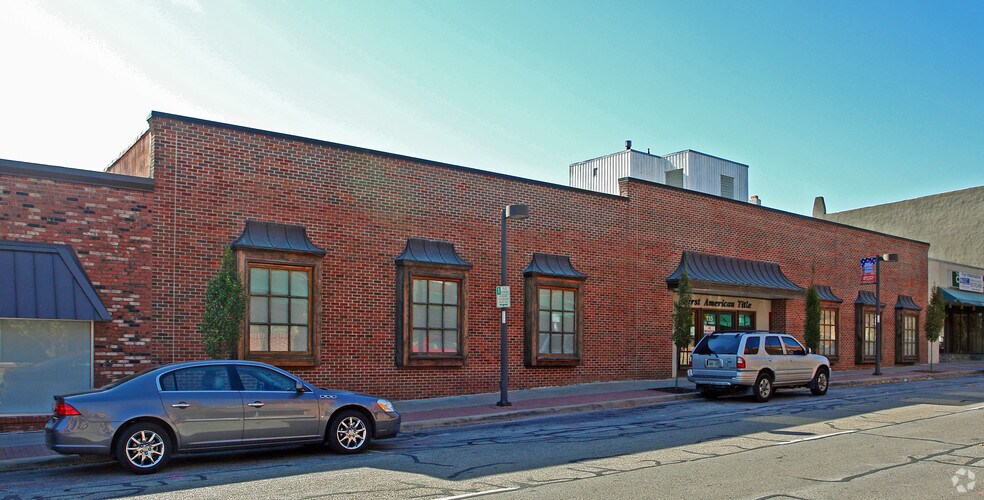 More Photos Of 115-125 E Park St, Olathe Office For Sale