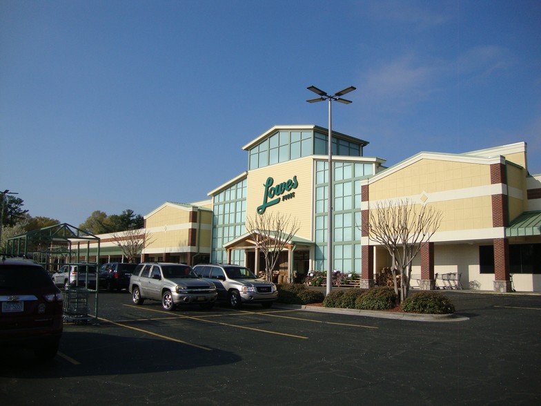 Primary Photo Of 3320-3382 Robinhood Rd, Winston-Salem Storefront For Lease