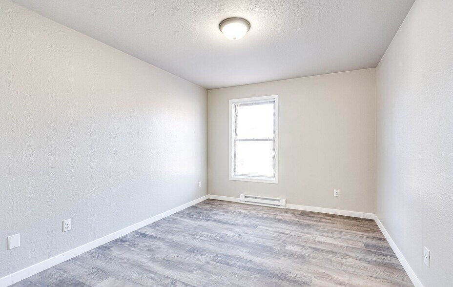 More Photos Of 825-835 Wisconsin St, Oshkosh Apartments For Sale