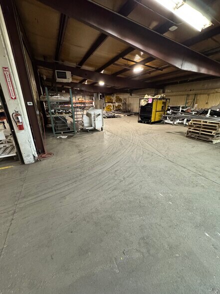 More Photos Of 3432 W Highview Dr, Grand Chute Manufacturing For Lease