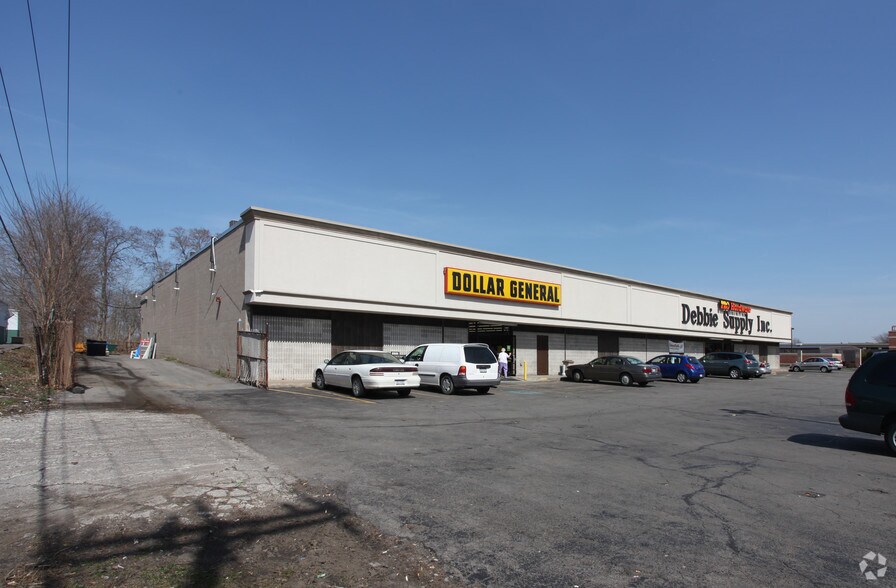 More Photos Of 453 W Commercial St, East Rochester Storefront For Lease