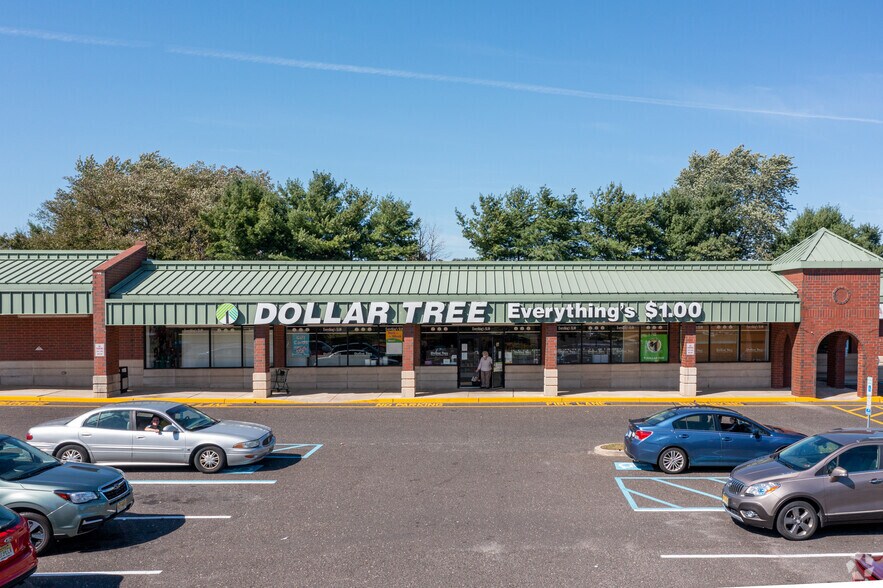 More Photos Of 501-681 E Evesham Rd, Runnemede Unknown For Lease