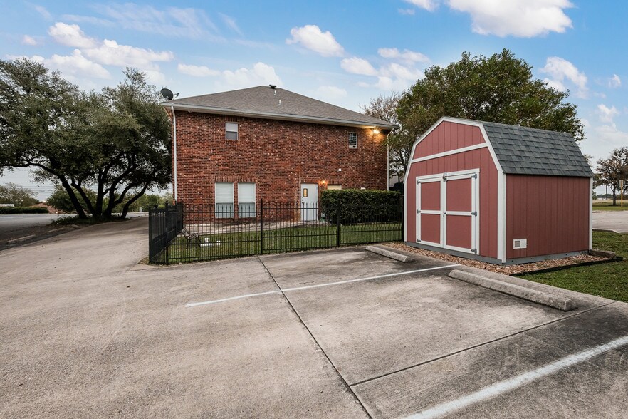 More Photos Of 13003 Jones Maltsberger Rd, San Antonio Loft Creative Space For Lease