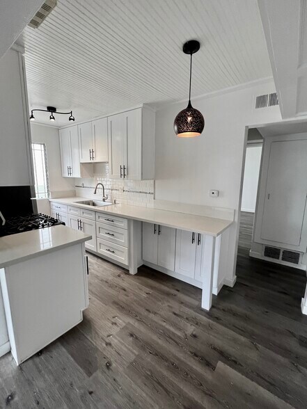 More Photos Of 726 N Alfred St, West Hollywood Apartments For Sale