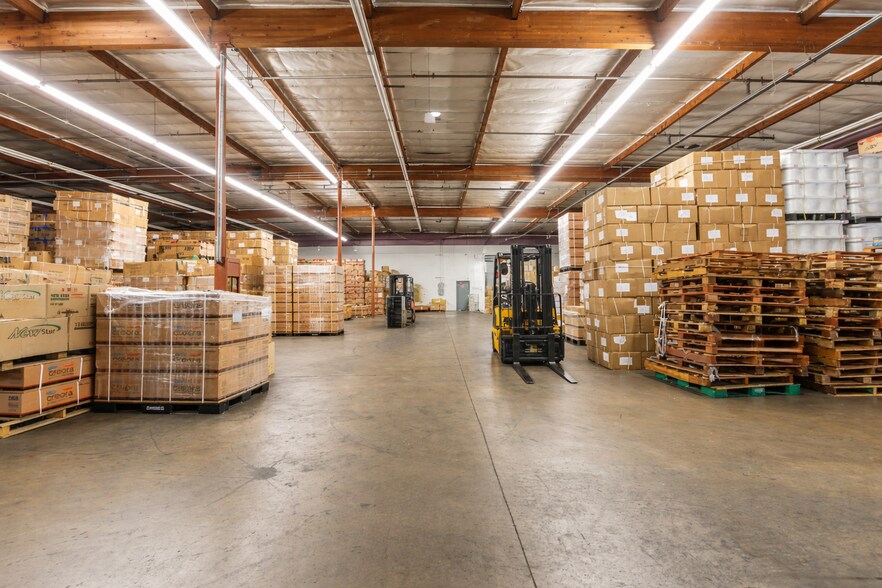 More Photos Of 227 W 140th St, Los Angeles Warehouse For Lease