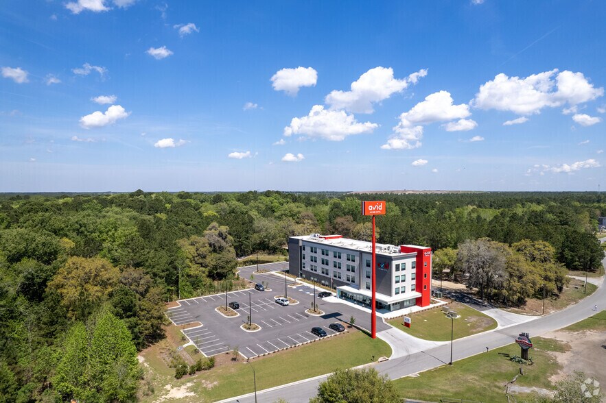 More Photos Of 9 Gateway Blvd W, Savannah Hotel For Sale