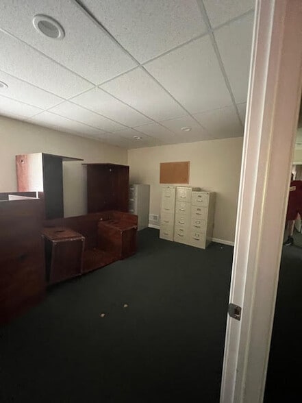 More Photos Of 5639 Walker Rd, Utica Specialty For Sale