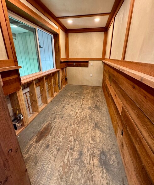 More Photos Of 111 Stanford Ave, Half Moon Bay Warehouse For Lease