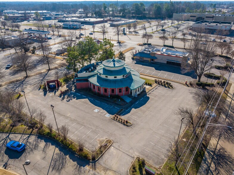 More Photos Of 2936 Kirby Whitten Rd, Memphis Restaurant For Lease