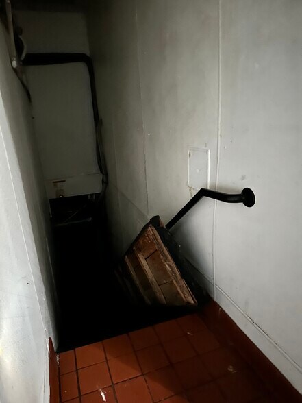 More Photos Of 3850 Veterans Memorial Hwy, Bohemia Fast Food For Lease