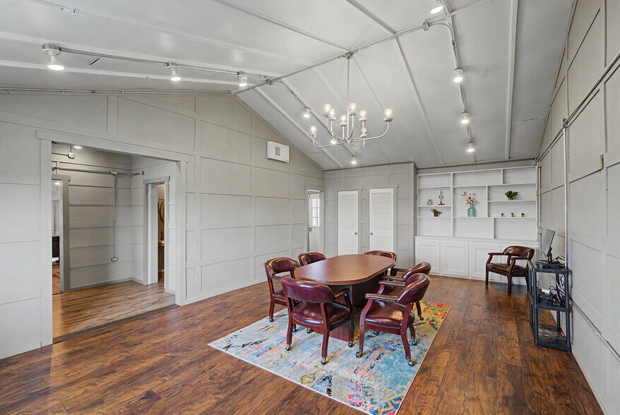 More Photos Of 2102 N Outer Dr, Dexter Office For Sale