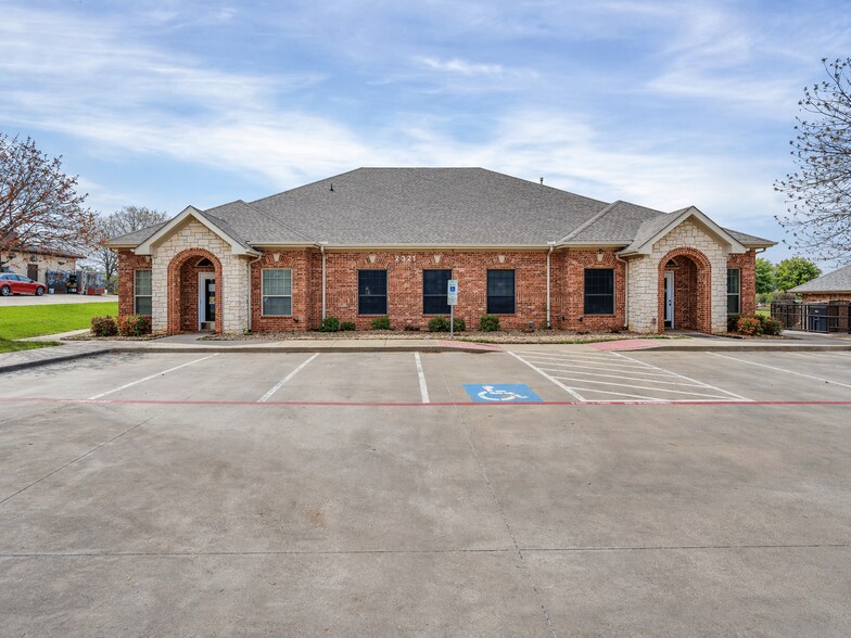 Primary Photo Of 2321 Olympia Dr, Flower Mound Medical For Sale