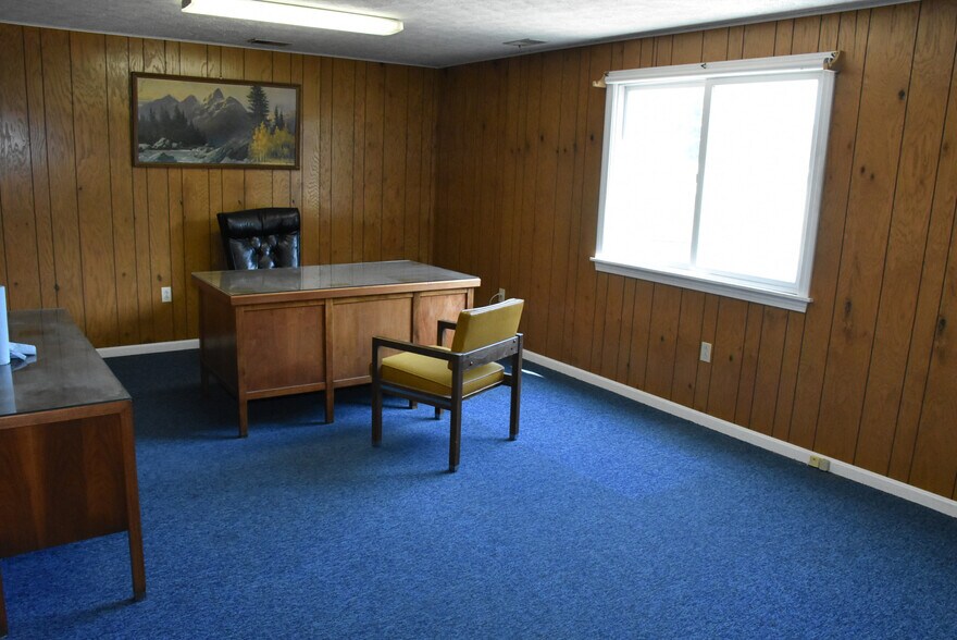 More Photos Of 136 Smith st, Cochranton Industrial For Sale