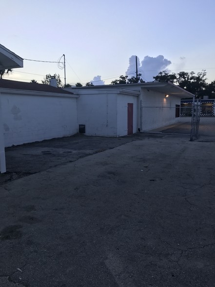 More Photos Of 909 W International Speedway Blvd, Daytona Beach Freestanding For Sale
