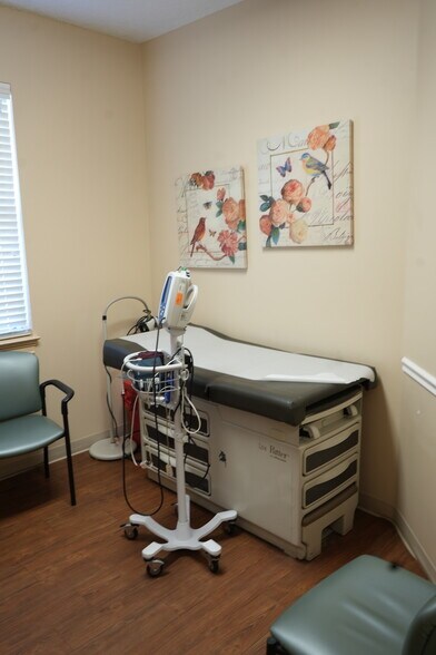 More Photos Of 51 Lindsey Ln, Saint Marys Medical For Lease