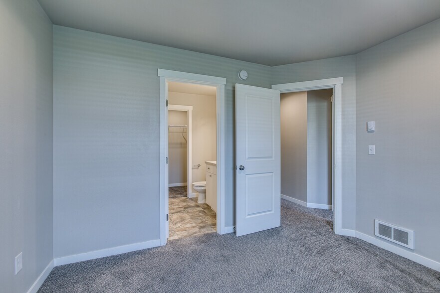 More Photos Of 1205 Boon St, Sumas Apartments For Sale