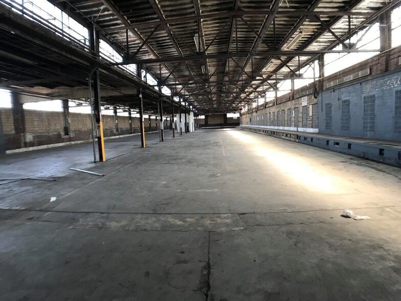 More Photos Of 254 Elizabeth Ave, Newark Warehouse For Lease