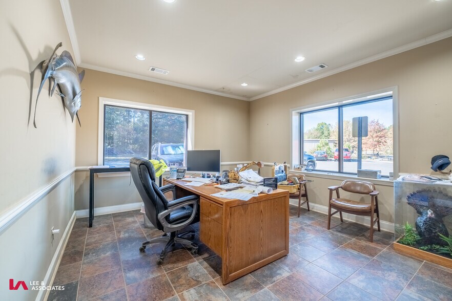 More Photos Of 210 Holt Rd, Acworth Industrial For Lease