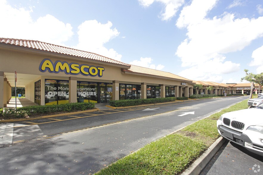 More Photos Of 100-352 S Flamingo Rd, Pembroke Pines General Retail For Lease