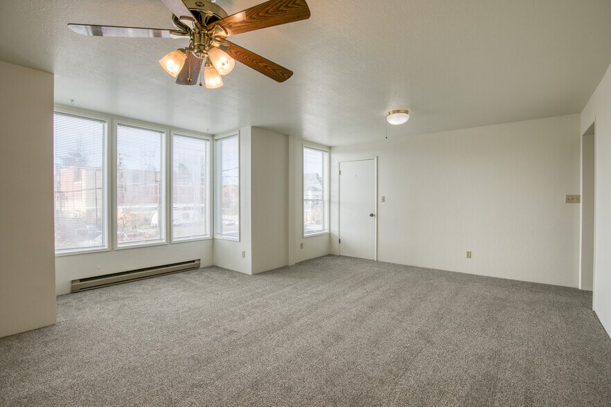 More Photos Of 208 N H St, Aberdeen Office For Sale