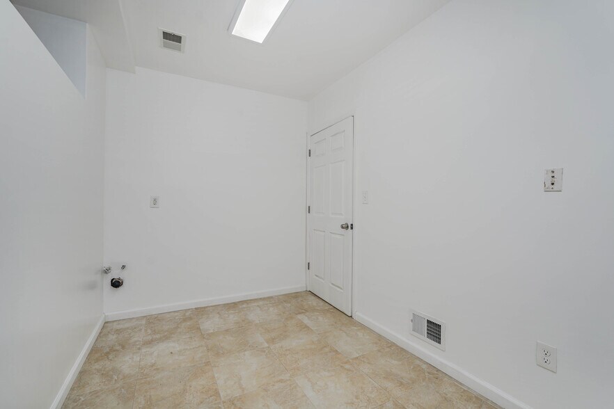 More Photos Of 1330-1332 Rockland Ave, Staten Island Medical For Lease