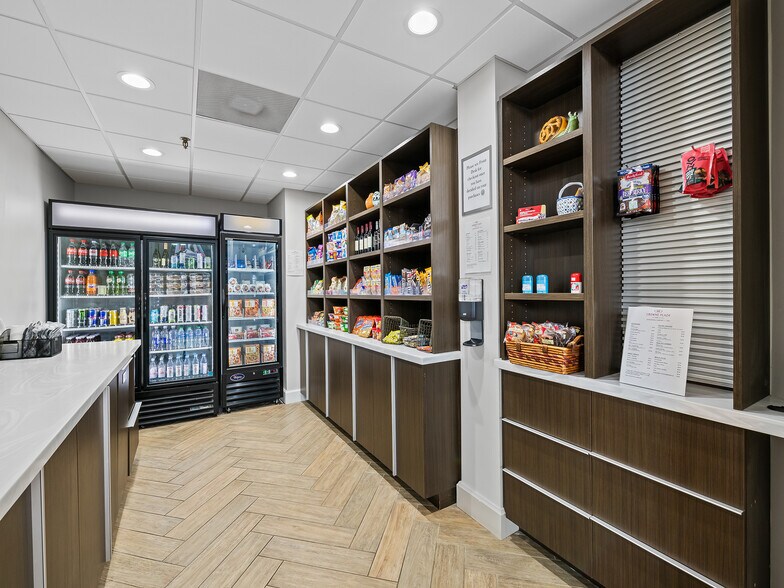 More Photos Of 14670 Duval Rd, Jacksonville Hotel For Sale