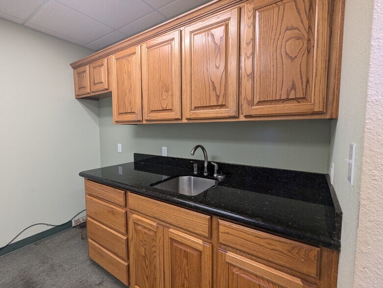 More Photos Of 2348 Highway 69 N, Nederland Office For Sale