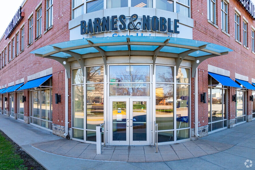 More Photos Of 22 N 5th St, Terre Haute Office For Lease