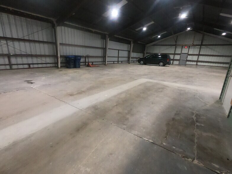 More Photos Of 109 S 11th Ave, Maywood Warehouse For Sale