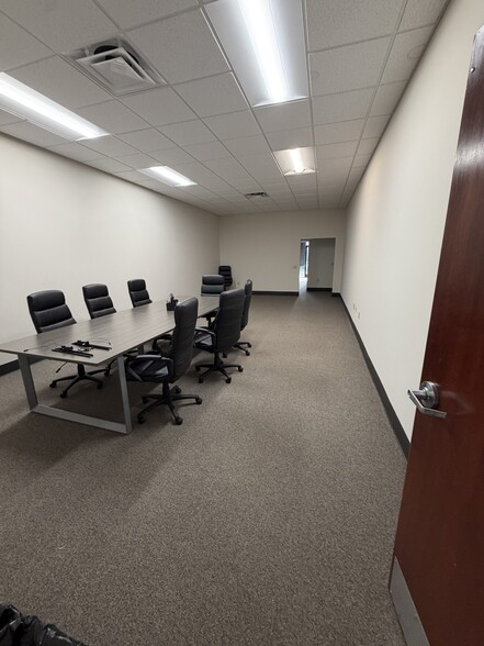 More Photos Of 33 Park Of Commerce Way, Savannah Medical For Lease