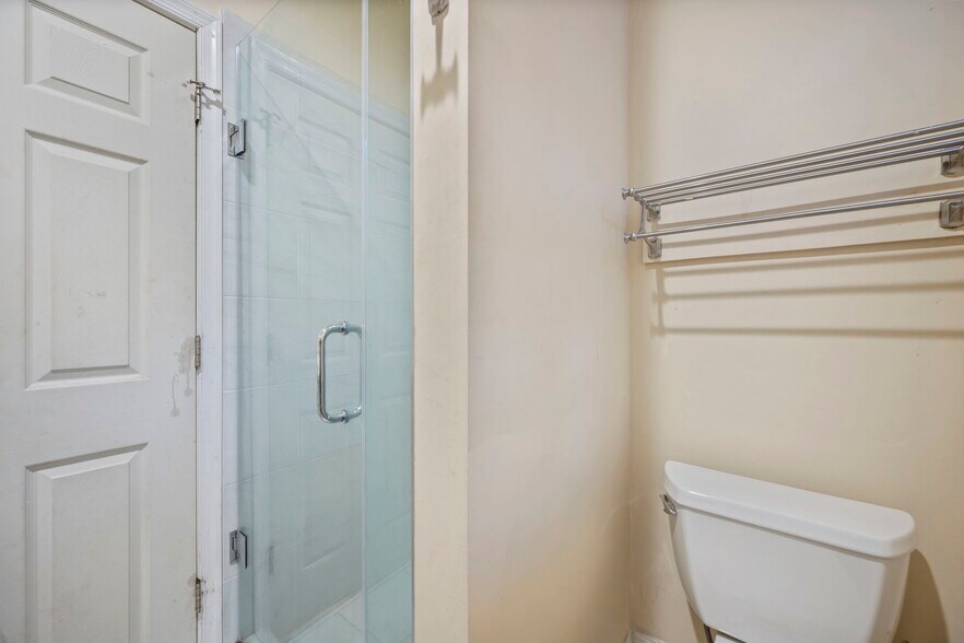 More Photos Of 338 N Charles St, Baltimore Storefront Retail Residential For Sale