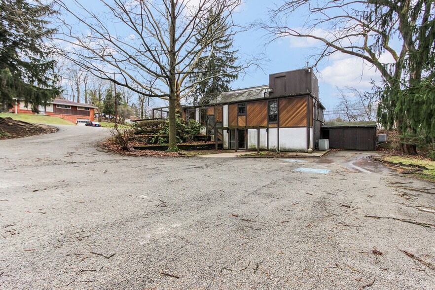 More Photos Of 4351 Old William Penn Hwy, Monroeville General Retail For Sale