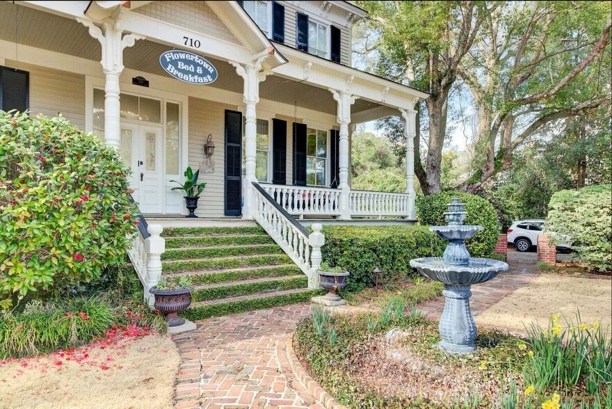 More Photos Of 710 S Main St, Summerville Hospitality For Sale