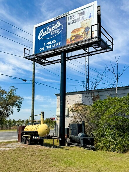 More Photos Of 3101 N Orange Blossom Trl, Zellwood Restaurant For Lease