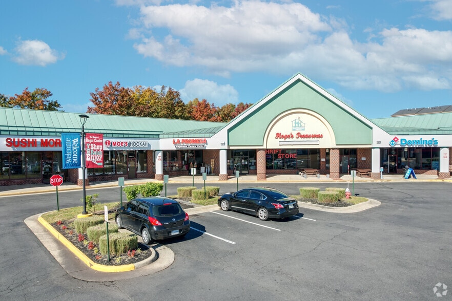 More Photos Of 20921 Davenport Dr, Sterling General Retail For Lease