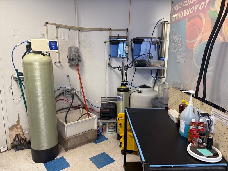 More Photos Of 1215 N Midkiff Rd, Midland Convenience Store For Sale