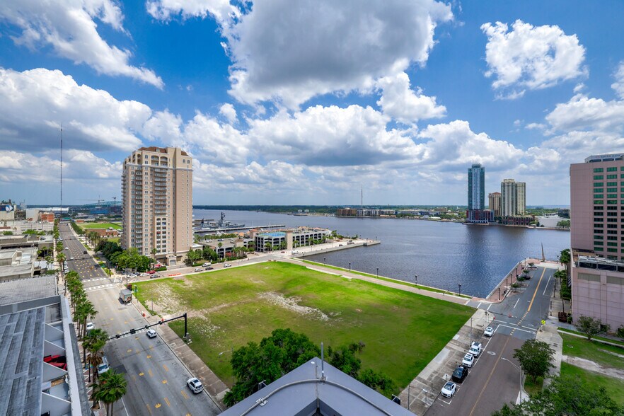 More Photos Of 233 E Bay St, Jacksonville Office For Sale