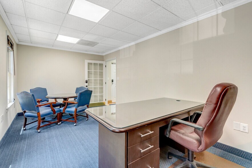 More Photos Of 10525 Braddock Rd, Fairfax Medical For Sale