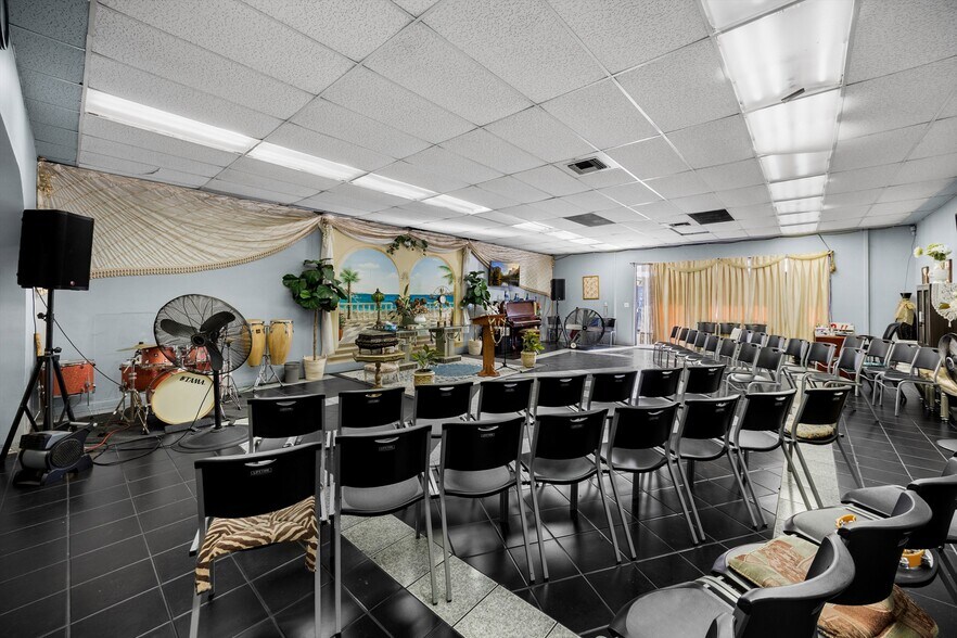 More Photos Of 9201 California Ave, South Gate Auto Repair For Sale