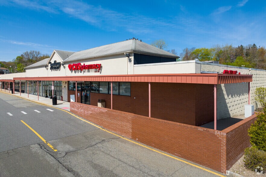 More Photos Of 1210 Hamburg Tpke, Wayne Unknown For Lease