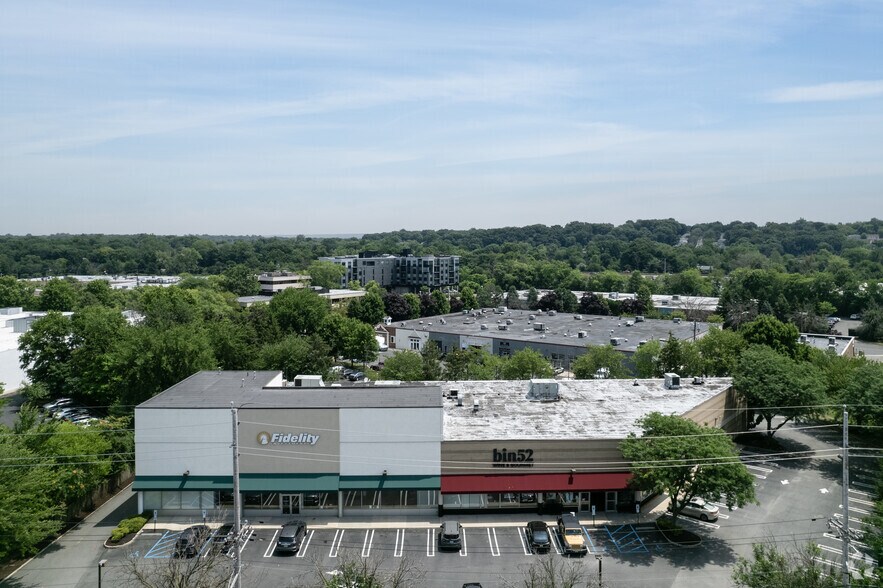 More Photos Of 396 N State Rt 17, Paramus General Retail For Lease