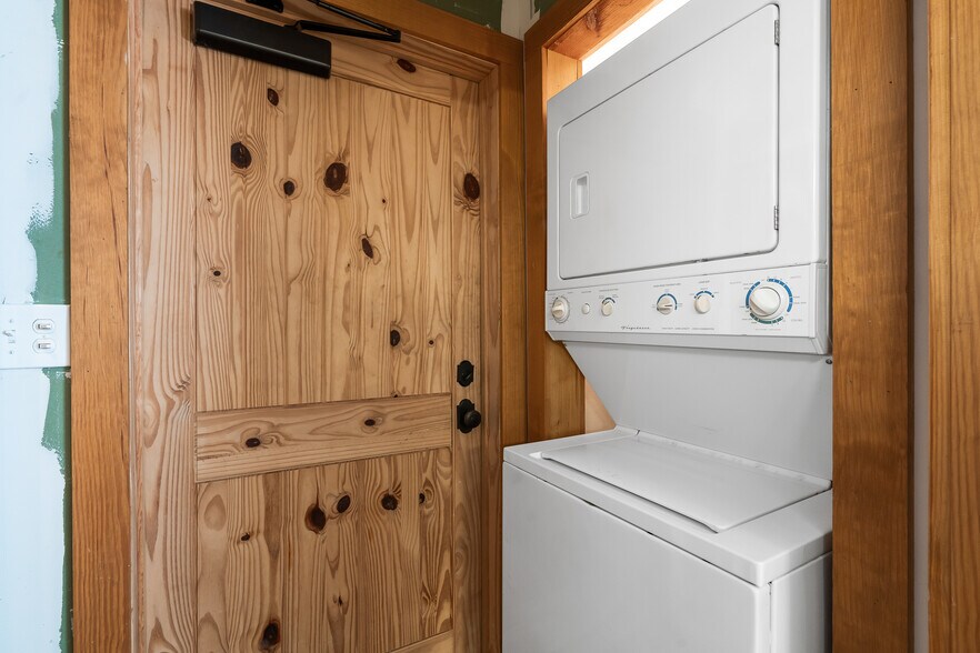 More Photos Of 2692 Highway 105 W, Navasota Specialty For Sale