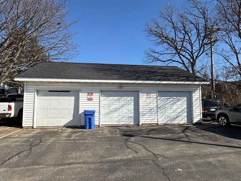 More Photos Of 5682-5686 Norfolk Dr, Fitchburg Apartments For Sale