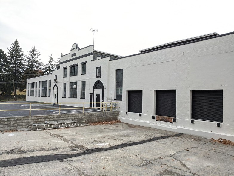 More Photos Of 1210 Stanbridge St, Norristown Warehouse For Lease