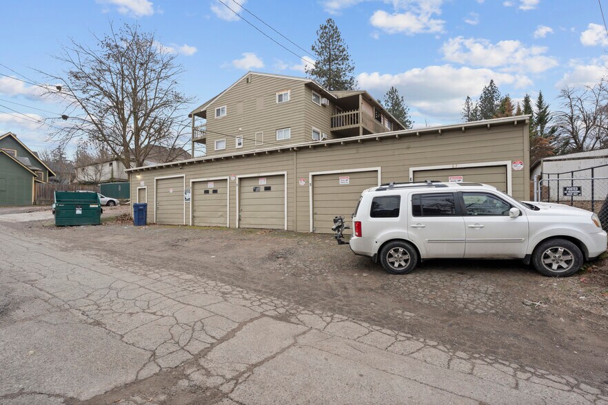 More Photos Of 1818 W 8th Ave, Spokane Apartments For Sale