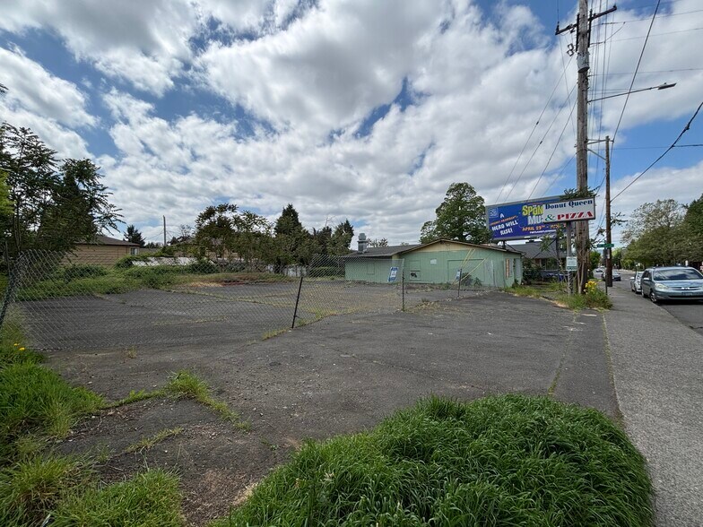 More Photos Of 5844 E Burnside St, Portland Land For Sale