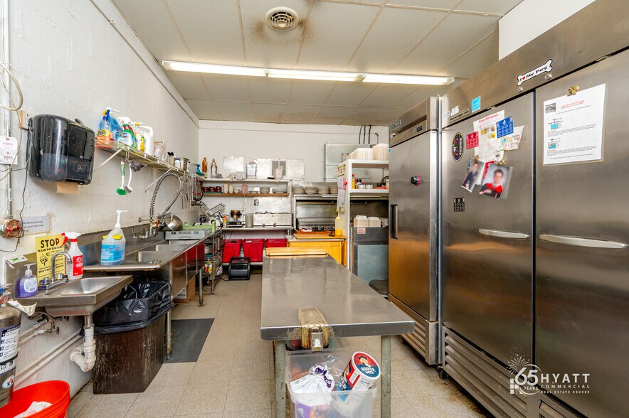 More Photos Of 1466 Snug Harbor Rd, Shady Side Storefront Retail Residential For Sale