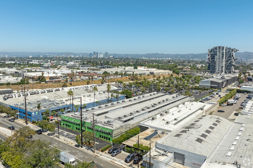 More Photos Of 5870 W Jefferson Blvd, Los Angeles Loft Creative Space For Lease
